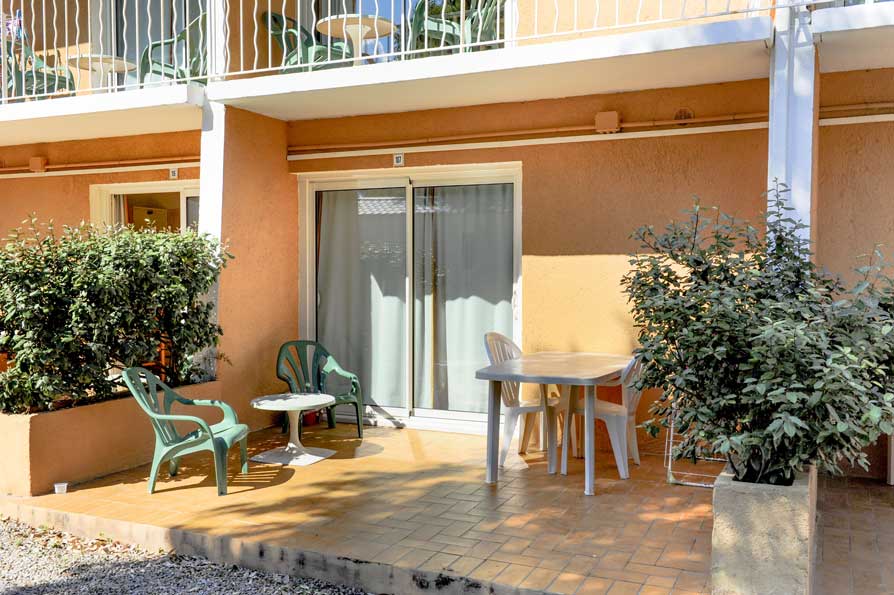 camping corse entrée résidence castor