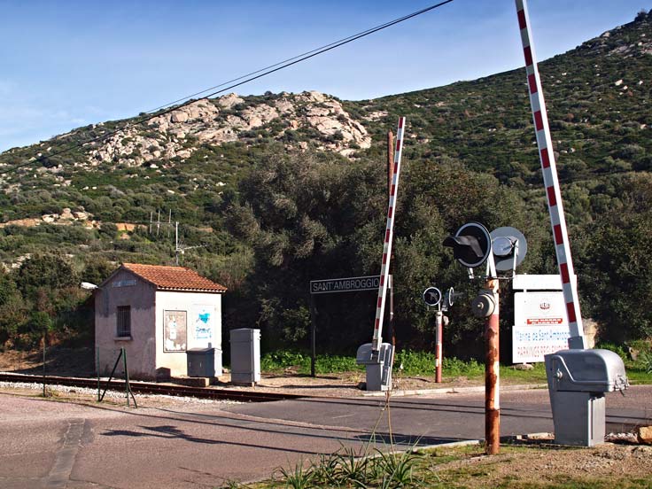 Gare de Sant'Ambroggio près camping Corse