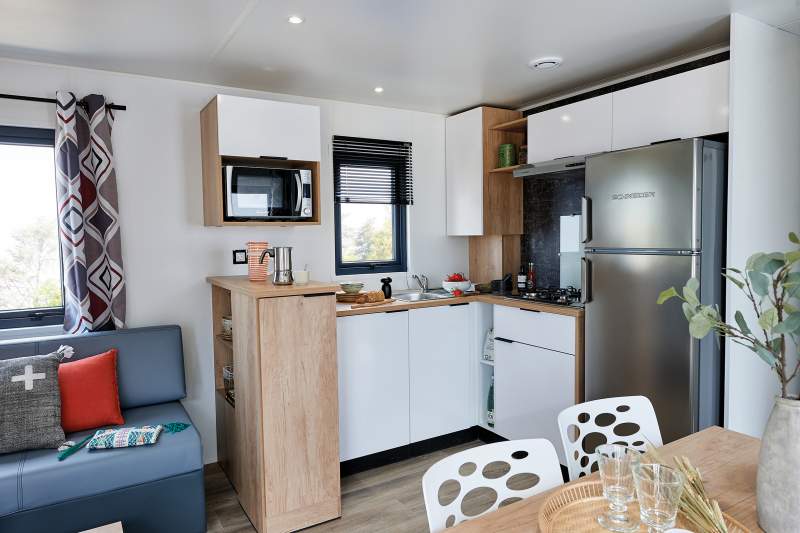 Mobil Home Santa Giulia - séjour et cuisine