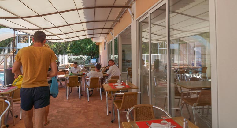 accueil resto camping Corse