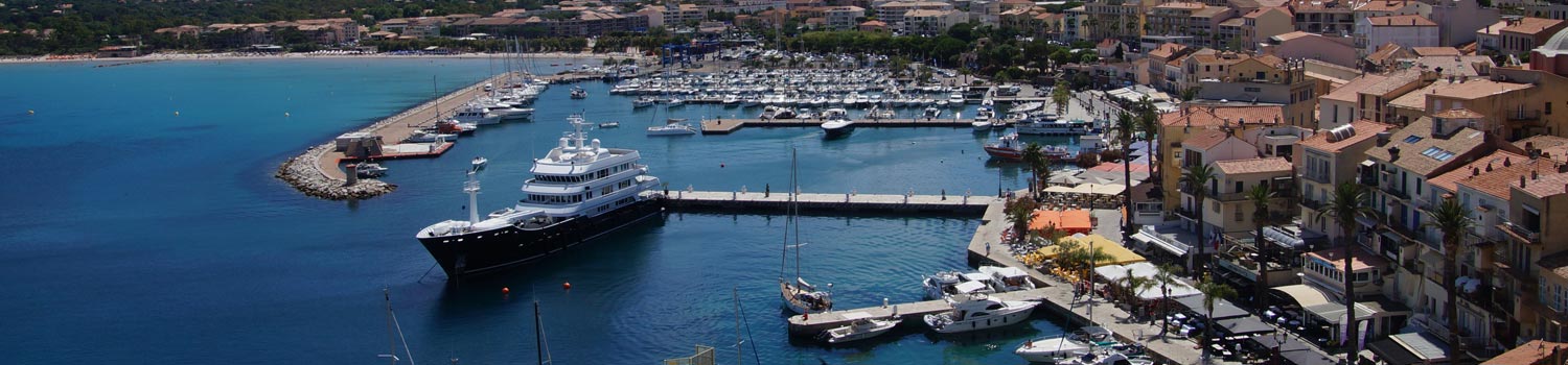 bateau sur mer calvi près camping Castors