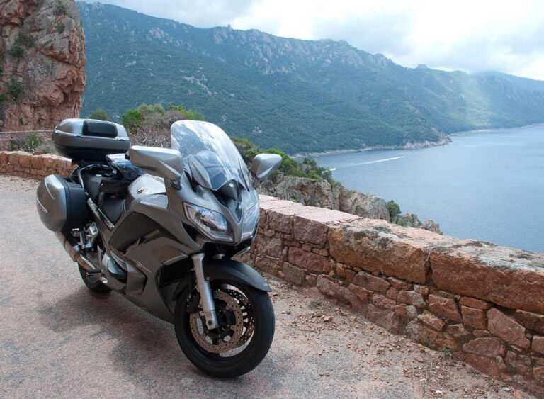 La Corse en moto