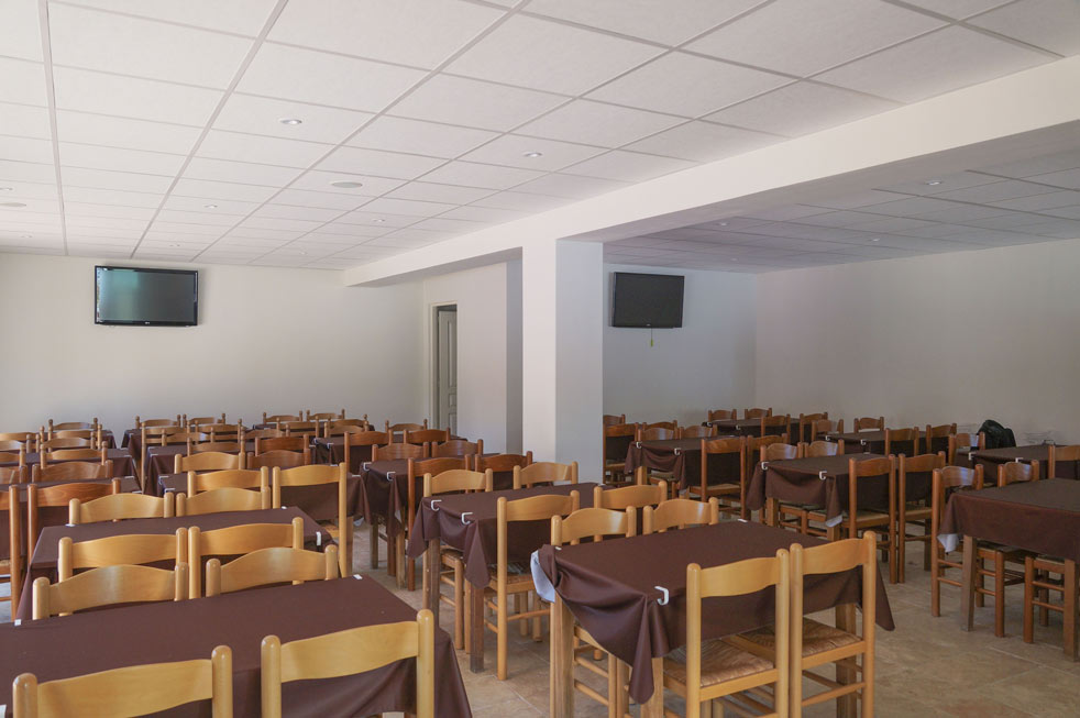 salles avec chaises camping Corse